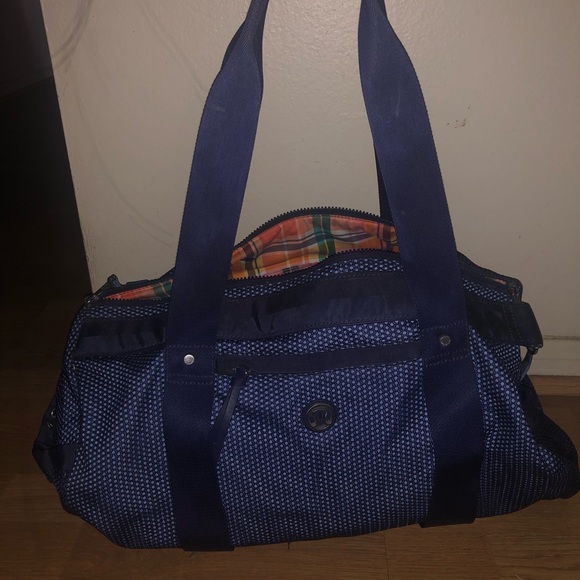 Navy blue mesh lululemon duffel bag